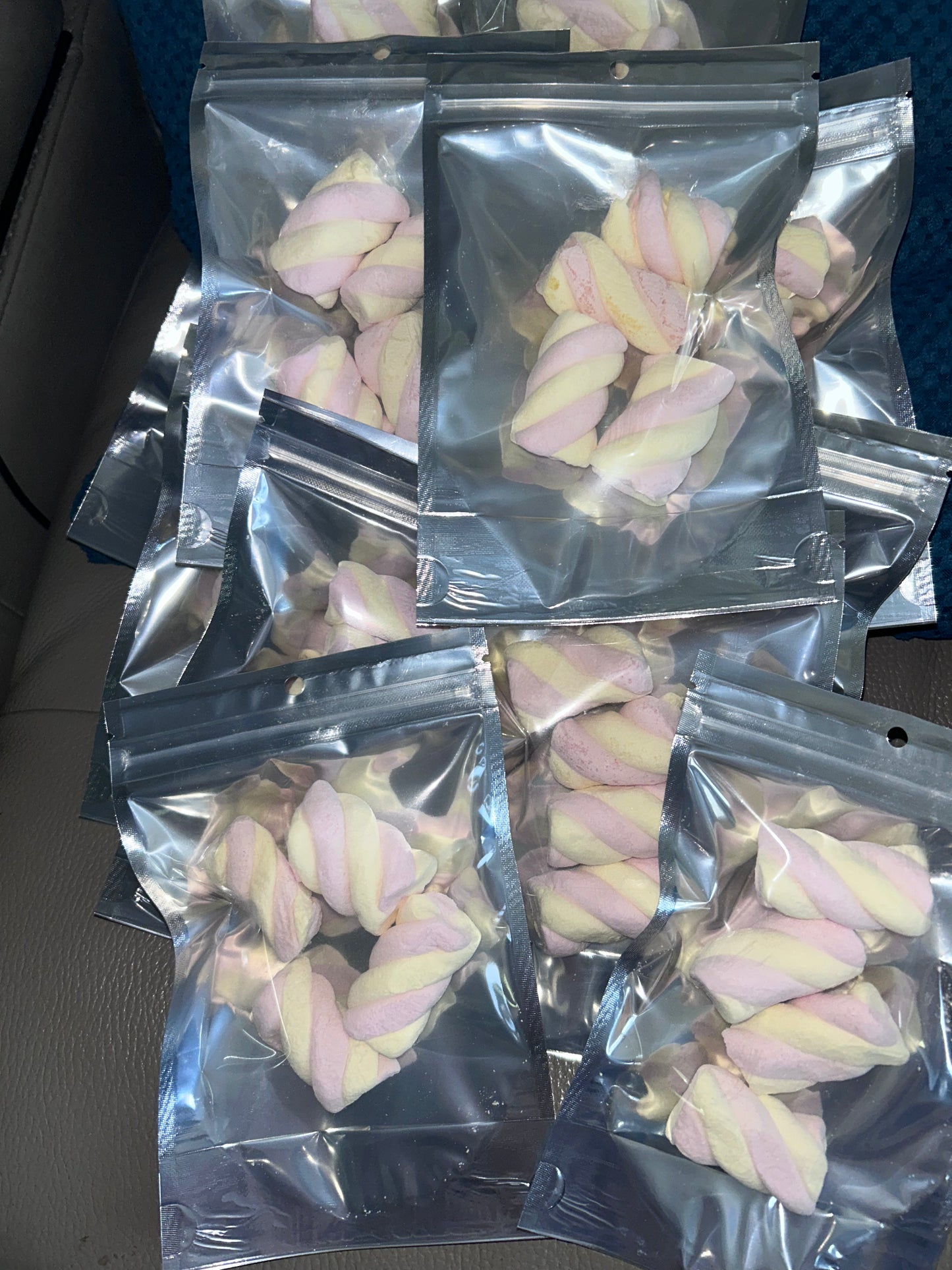 Freeze dried mini flumps (4)