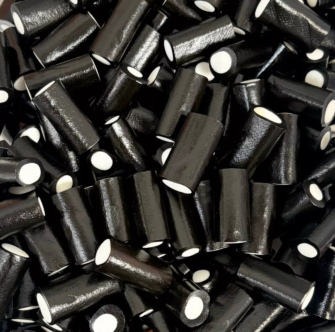 Mint filled liquorice bites